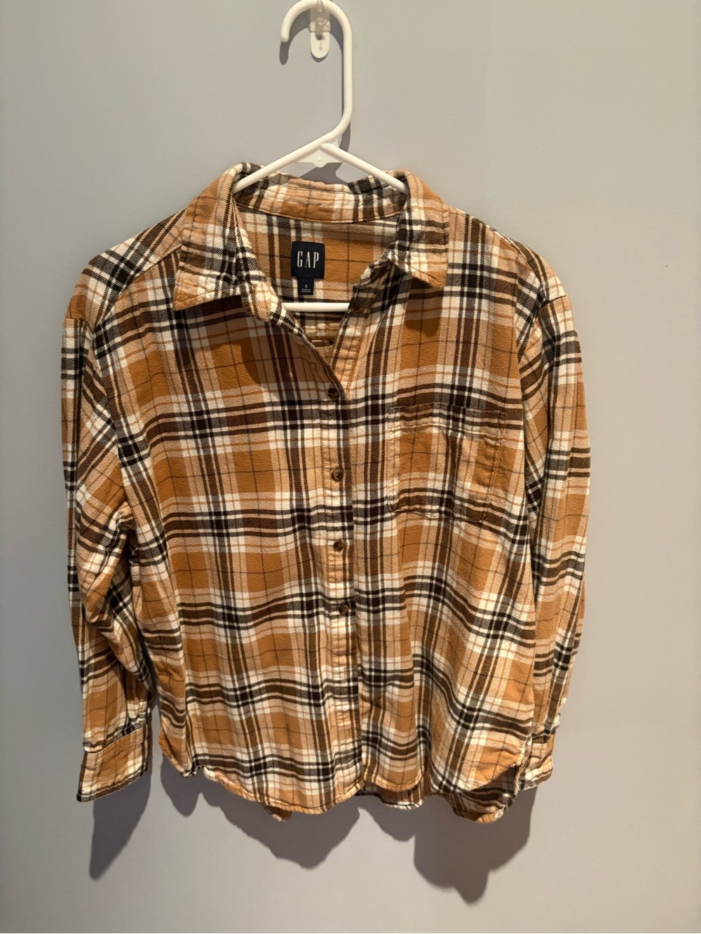 Woman’s GAP Tan and Black Plaid Flannel Shirt in size S
